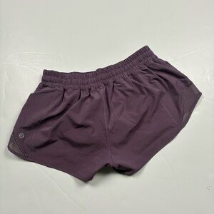 007 - WOMENS LULULEMON ATHLETICA SIZE 8 ATHLETIC SHORTS
